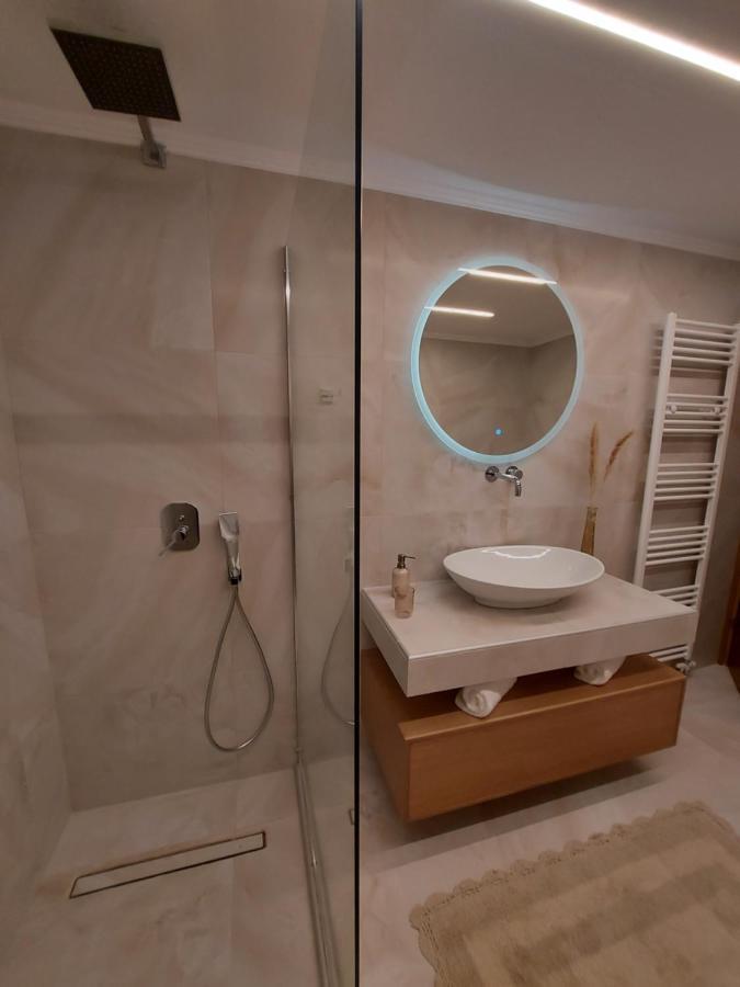 טולון Primrose Apartments מראה חיצוני תמונה